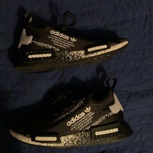 adidas nmd r1 black and white